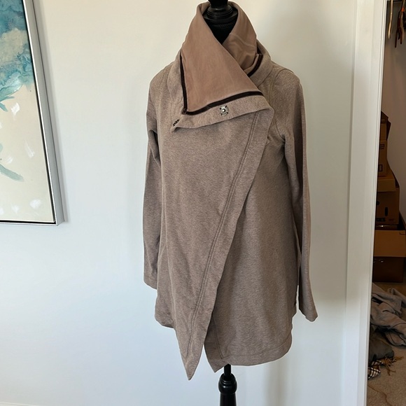 Ladies Lululemon Sweater Jacket - Picture 2 of 7